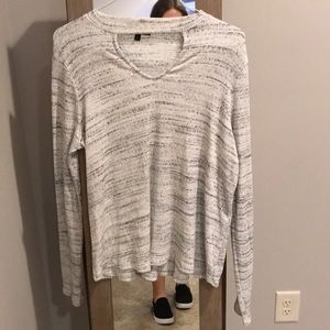 Grey long sleeved top